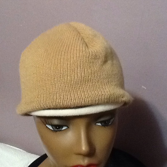 Beige and cream pony tail cap - Picture 2 of 5